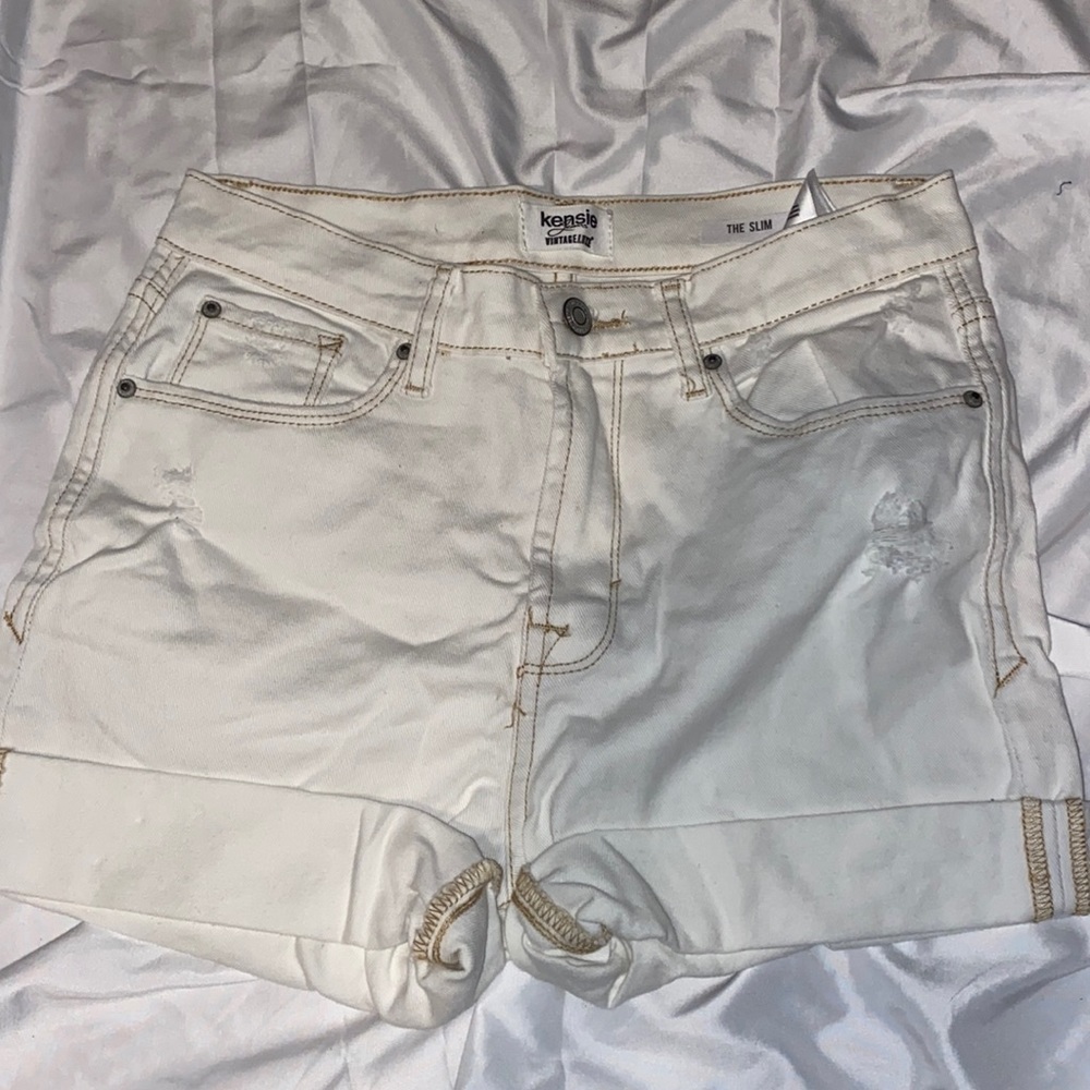 White shorts 2/26 Kensie slim jeans